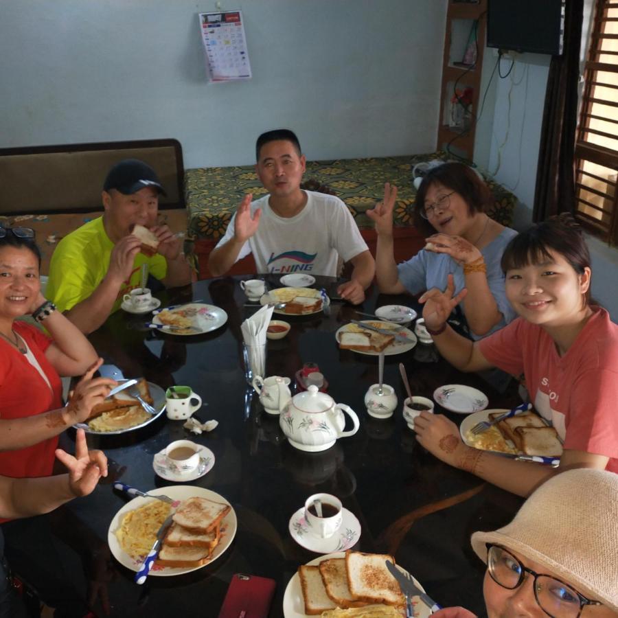 Mini Homestay Khajuraho Bagian luar foto