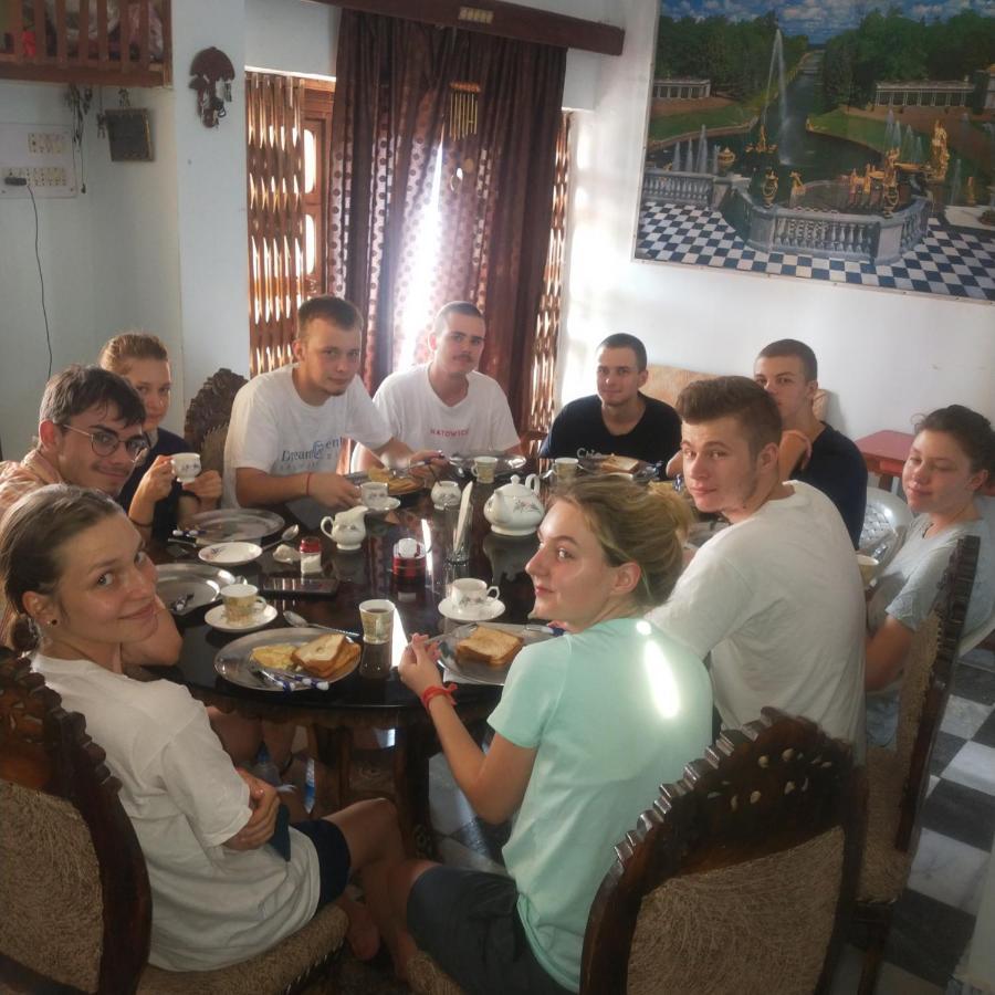 Mini Homestay Khajuraho Bagian luar foto