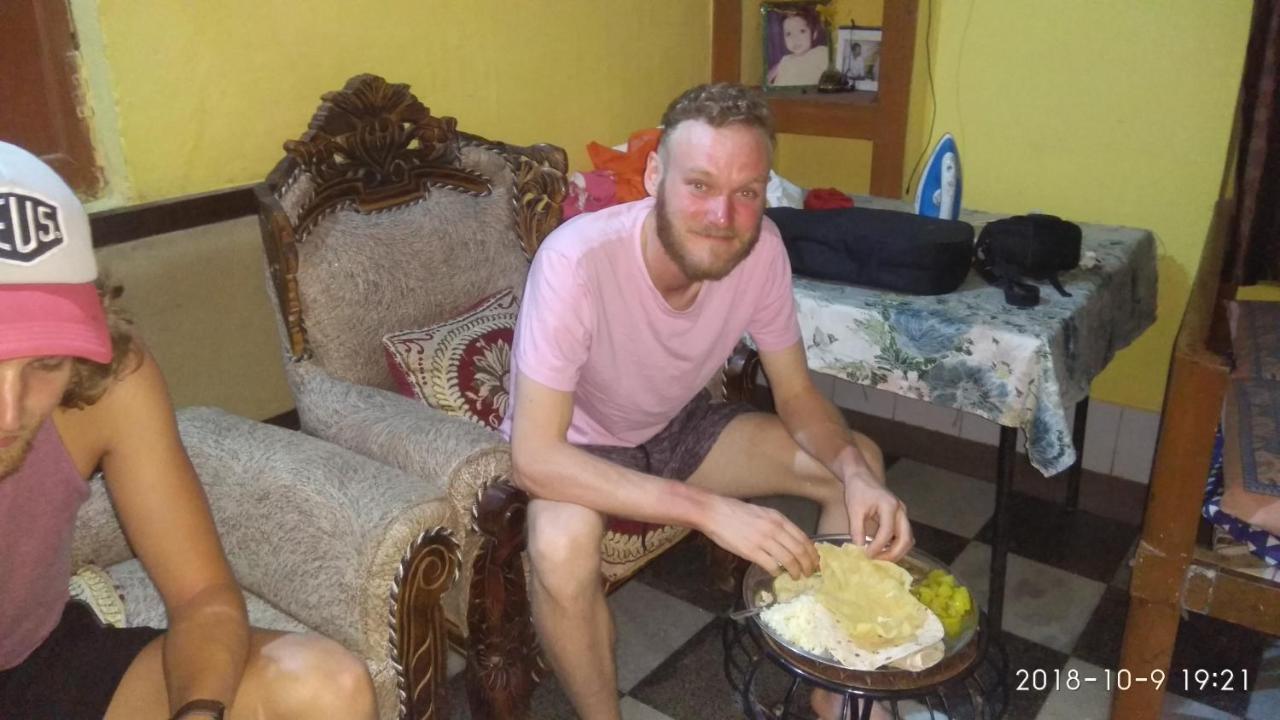 Mini Homestay Khajuraho Bagian luar foto