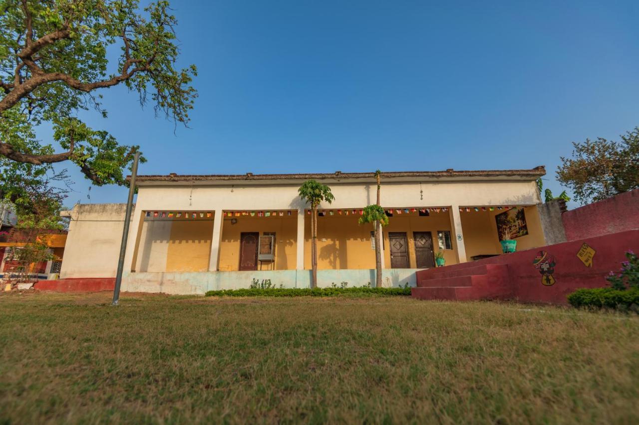 Mini Homestay Khajuraho Bagian luar foto