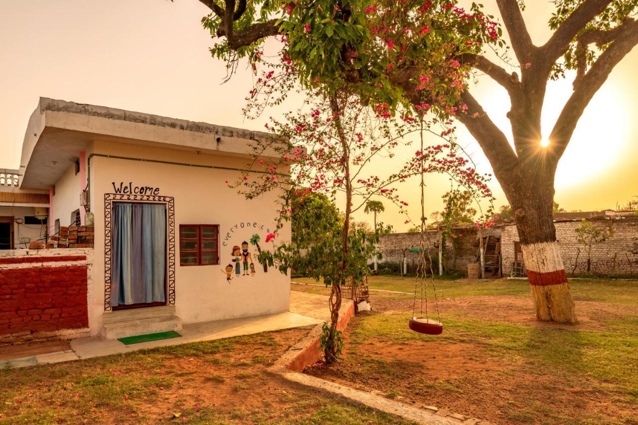 Mini Homestay Khajuraho Bagian luar foto