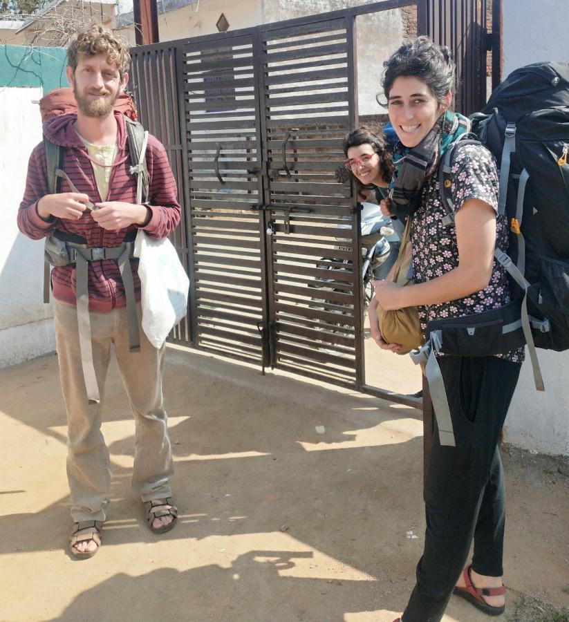 Mini Homestay Khajuraho Bagian luar foto
